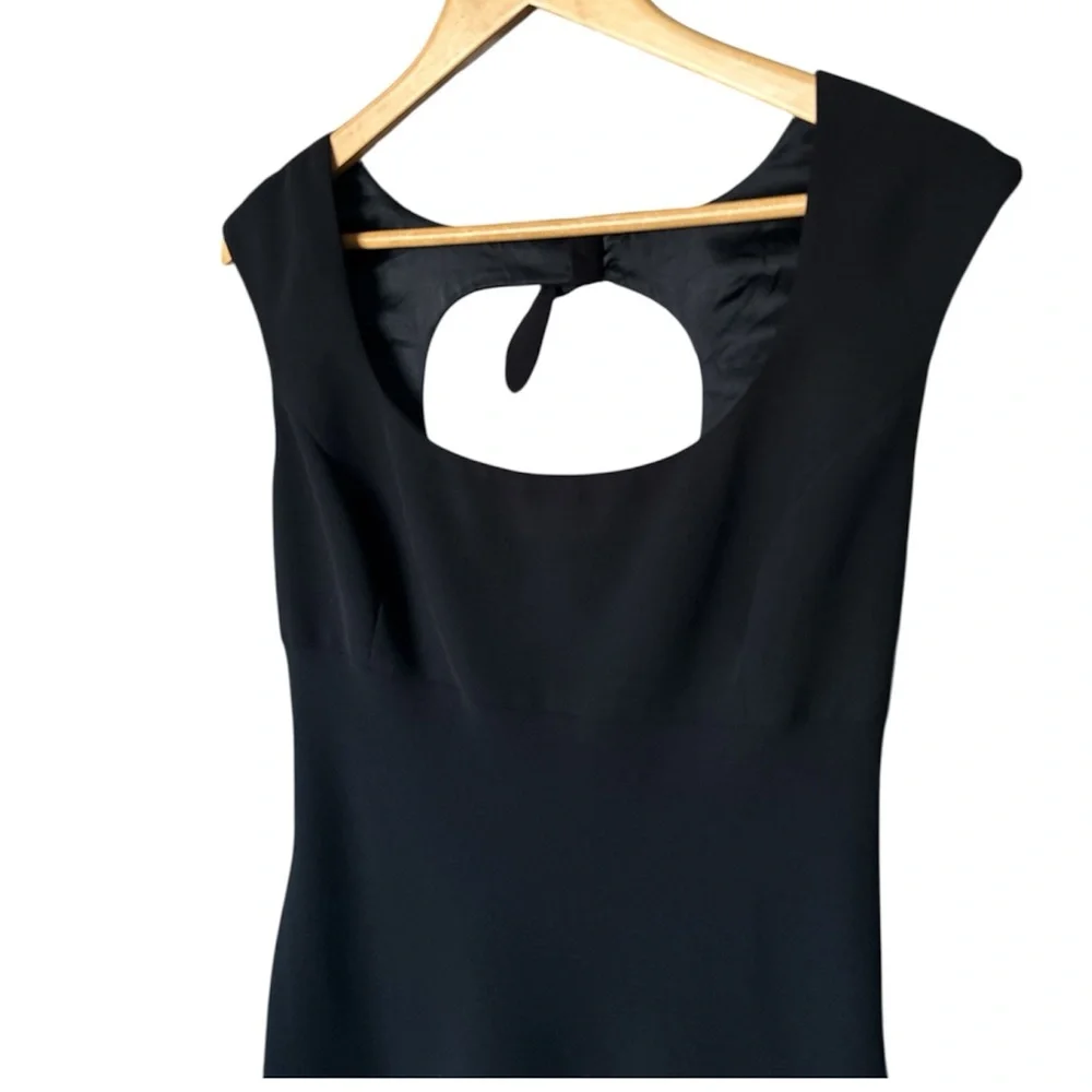 JONES NEW YORK 90s Minimalist LBD Cutout Back Buckle Dress | 10 - Picture 4 of 8